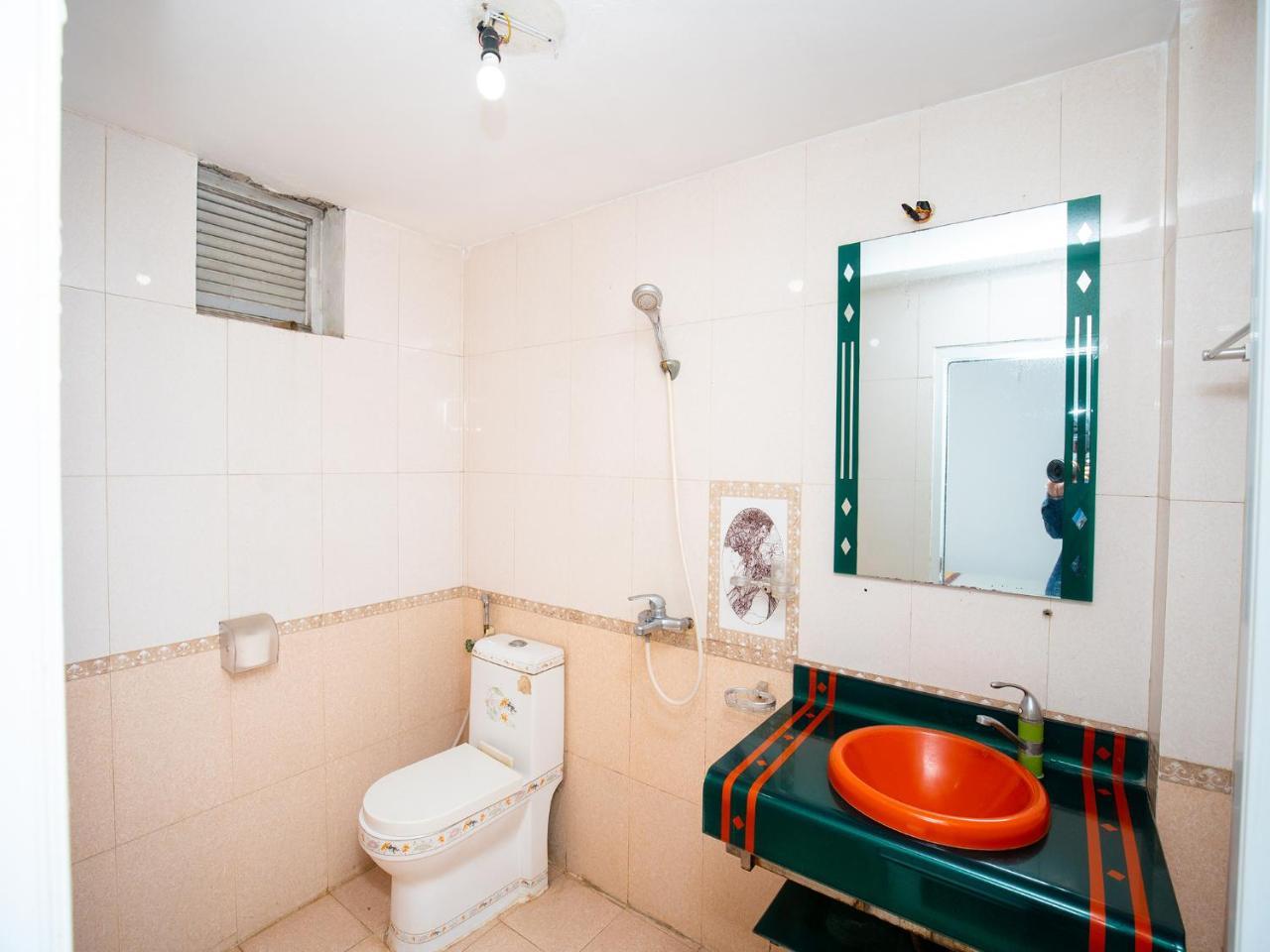Phuong Dong Hotel Hanoi Buitenkant foto